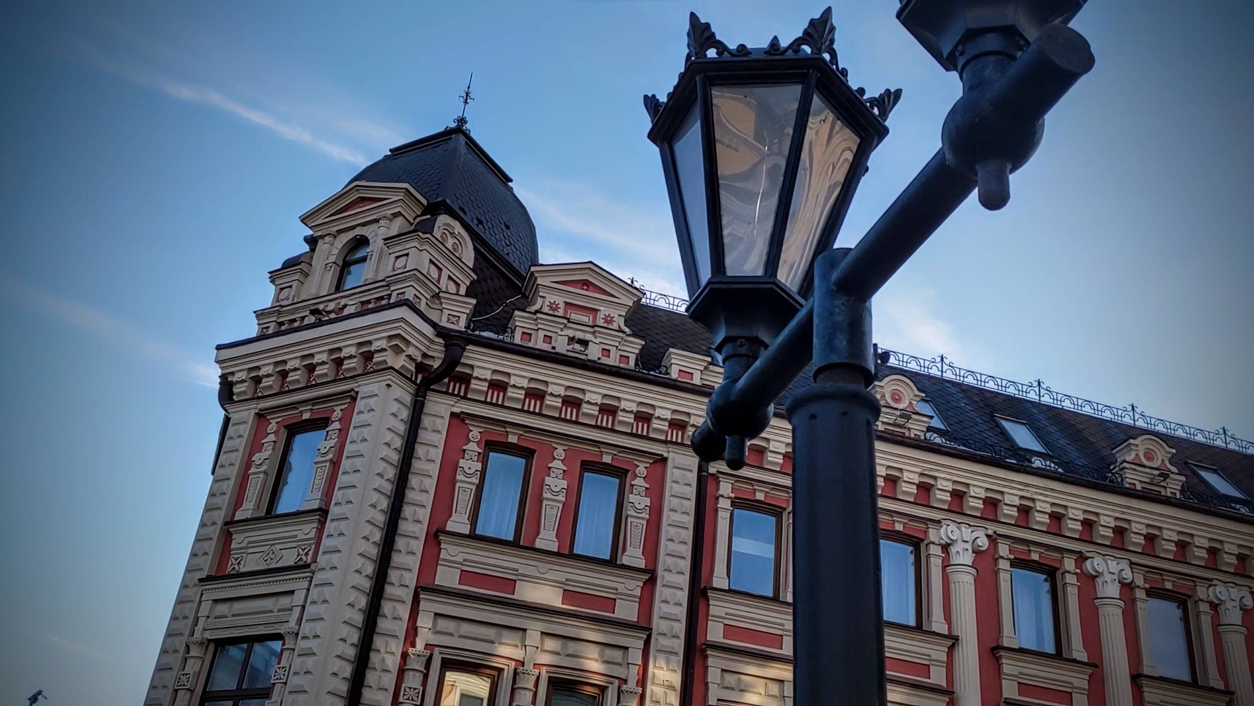 Прогулка к символу истории: башня, памятник и фонтаны | Discovering Russian Horizons