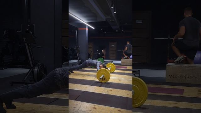 Силой мысли передвигаю штангу. Кто так може?🤔