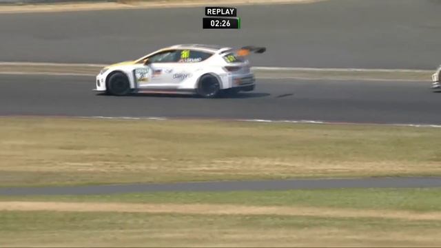 ADAC TCR Germany Race 1 Nürburgring BUMP