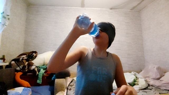 пьём воду чееееек