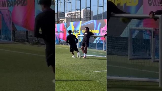 🌟Ламин Ямаль тренируется играючи обыгрывать всех вокруг