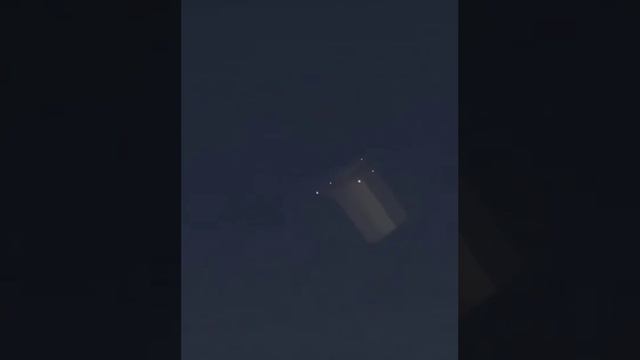 Они становятся все более странными эти НЛО.. нашествие.