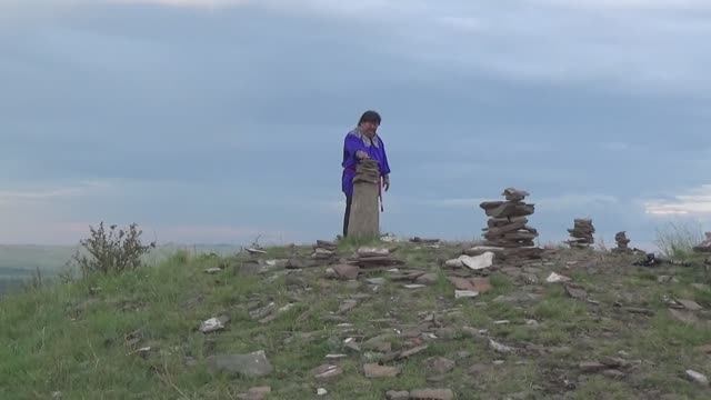 "Чирімҷе пастырчам" /По родной земле/ слова и музыка Елизаветы Канзычаковой. исп. А.Кобежиков