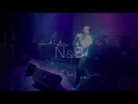 N & B Усталый день