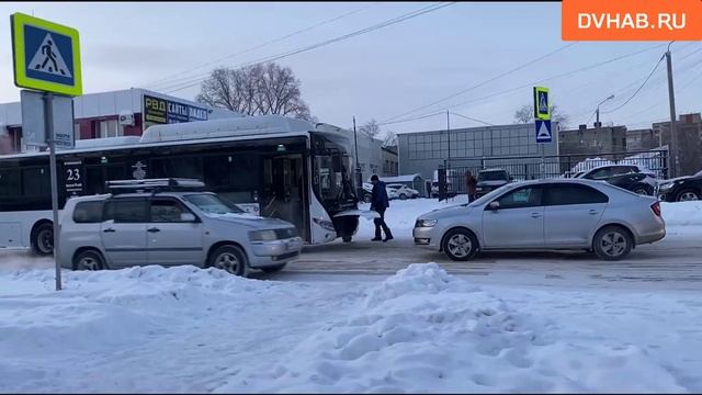 Пробка из-за сломанного автобуса образовалась в Хабаровске