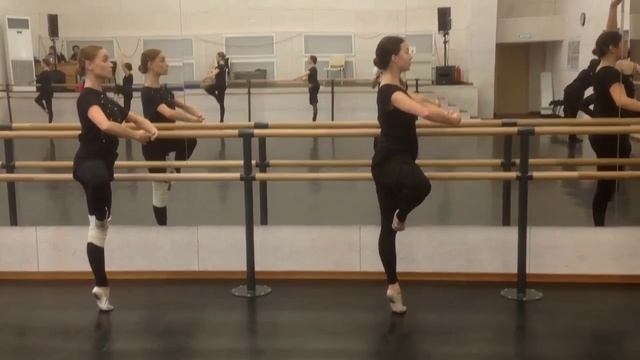 АНСАМБЛЬ Упражнения у станка (без батман тандю жете)