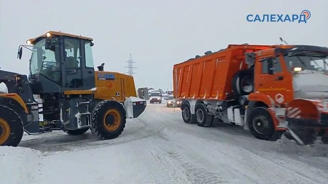Уборка снега во дворах