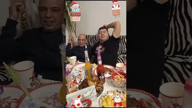 за столом