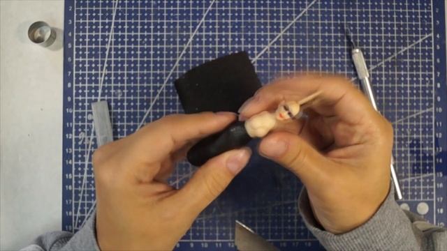 How to sculpt Morticia Addams
