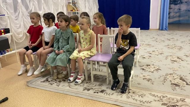 Сидит дед и Баба-Яга