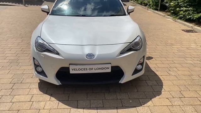 Toyota GT86 in pearl white for sale.