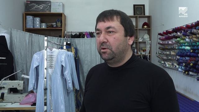 «Прямая линия» Главы КЧР: сценические костюмы для группы «Алибек»