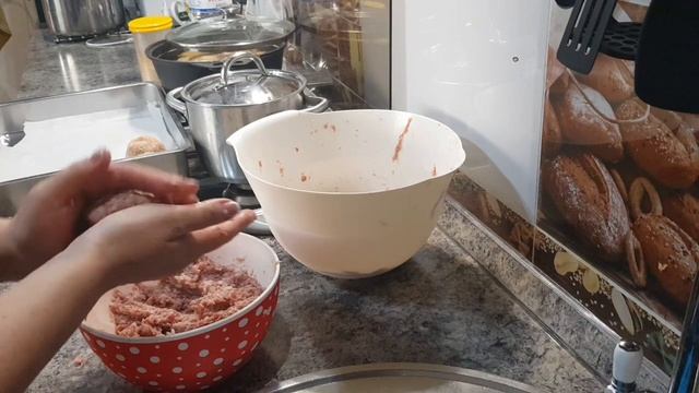 Промоталась за продуктами/Сочные котлеты тефтели/Схватка с коврами/чудо- швабра