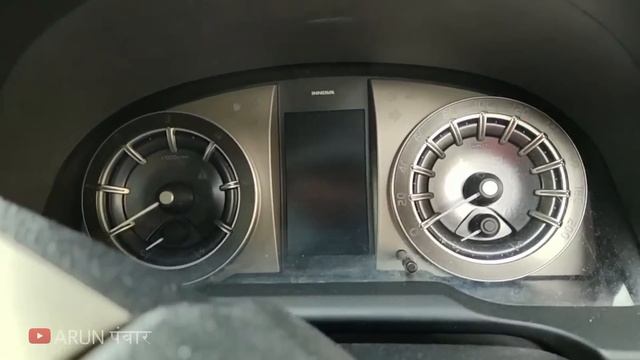 OMG:Innova Proves Build Quality of Toyota | Stone Passes from the Roof