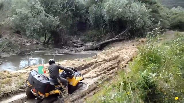Can-Am Outlander 500 Max XT 2010 Mudding