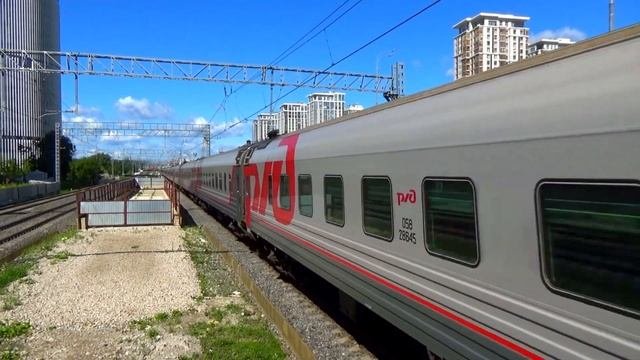 *Электровоз ЭП2К-251 со скорым поездом №120 