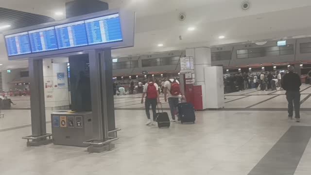 Аэропорт Анталии. 2 терминал 
Регистрация на рейс и багаж в авиакомпании Pegasus Airlines