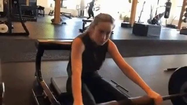 Тренировка Супер Героя Капитан Марвел