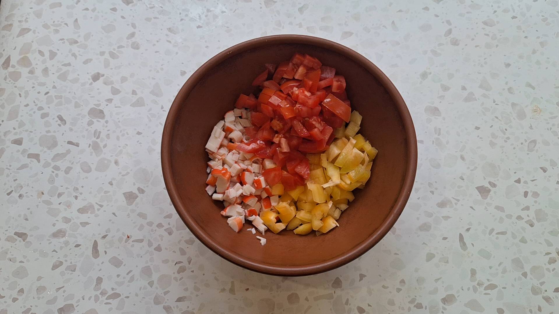 Салат с крабовыми палочками и болгарским перцем