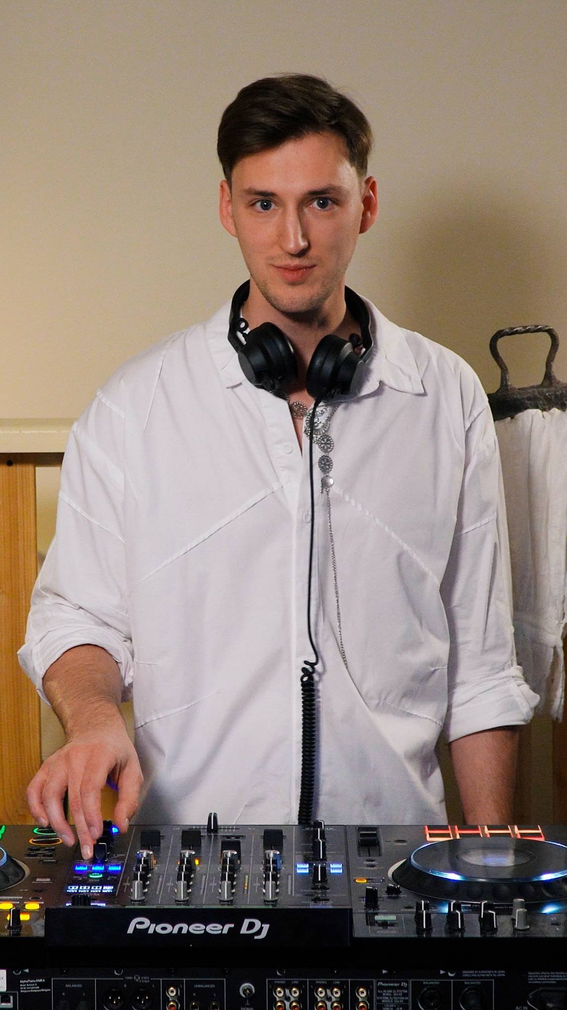 Готов к идеальному началу уикенда? Этот сет уже взрывает пятничное настроение! #trance #dj #house