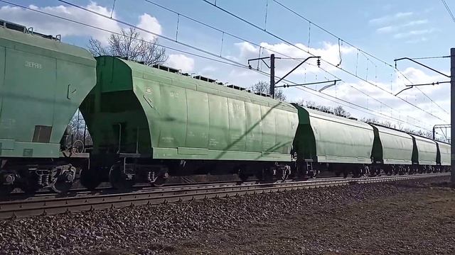 Электровоз ВЛ11М6 с зерновым поездом  «Зерновоз»