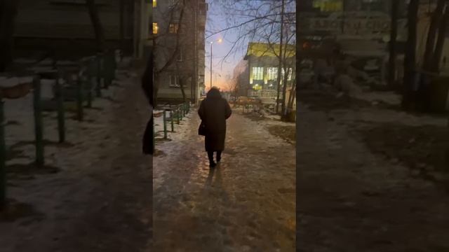 Верх-Исетский район… просто видео, которое показывает наглядно уборку снега в Екб.