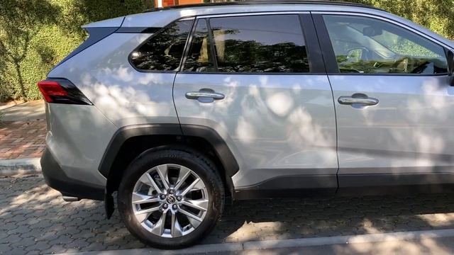 Toyota Rav 4 Cruiser Silver