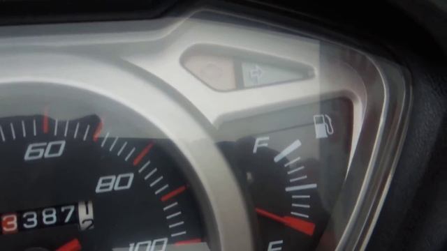 ホンダ　リードの警告灯が点滅中