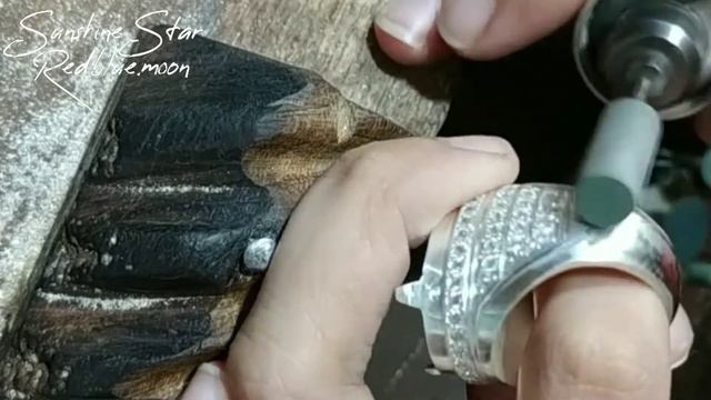 Memasang zirconia pada cincin perak & polishing dengan karet dan tungsten