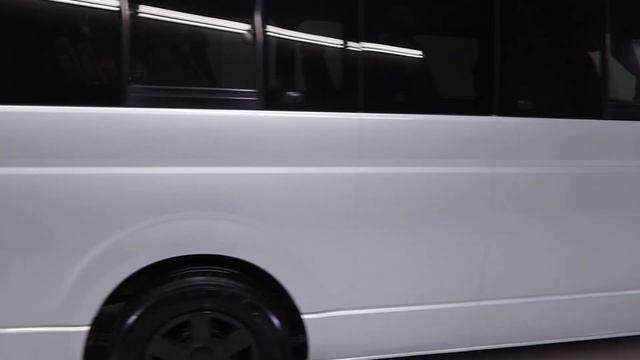 TOYOTA HIACE COMMUTER  YOM 2008 PA8170U