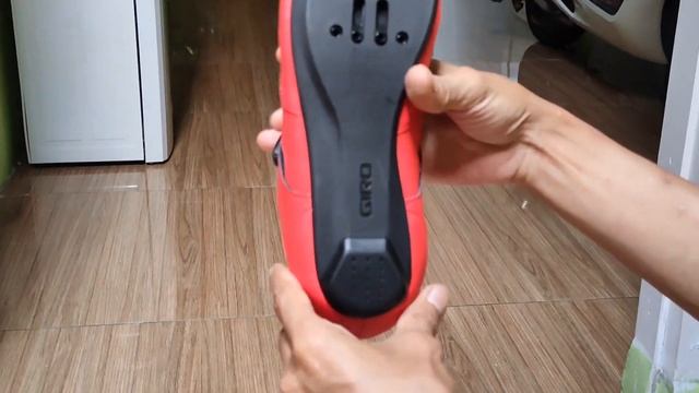 Unboxing GIRO SAVIX II