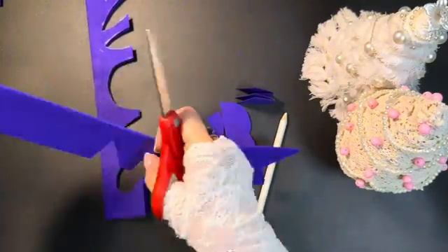 Новогодний декор своими руками, большая объемная снежинка из цветной бумаги А4