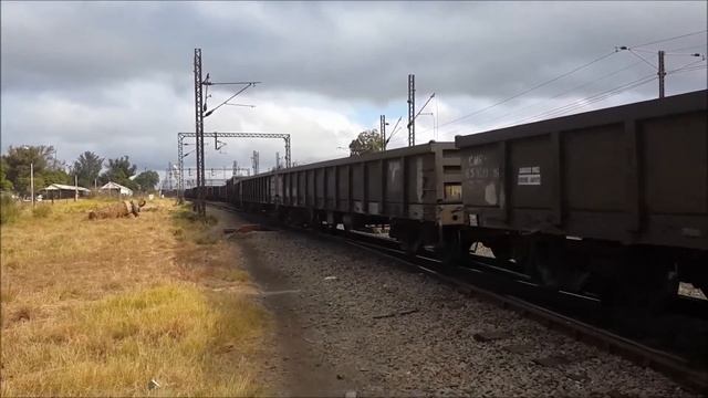 Transnet Hired Class 34-800s Lead A Long Empty Chrome Train