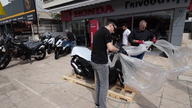 unboxing HONDA ADV 350 dark grey color 2024