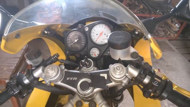 COLD START honda vtr1000f firestorm