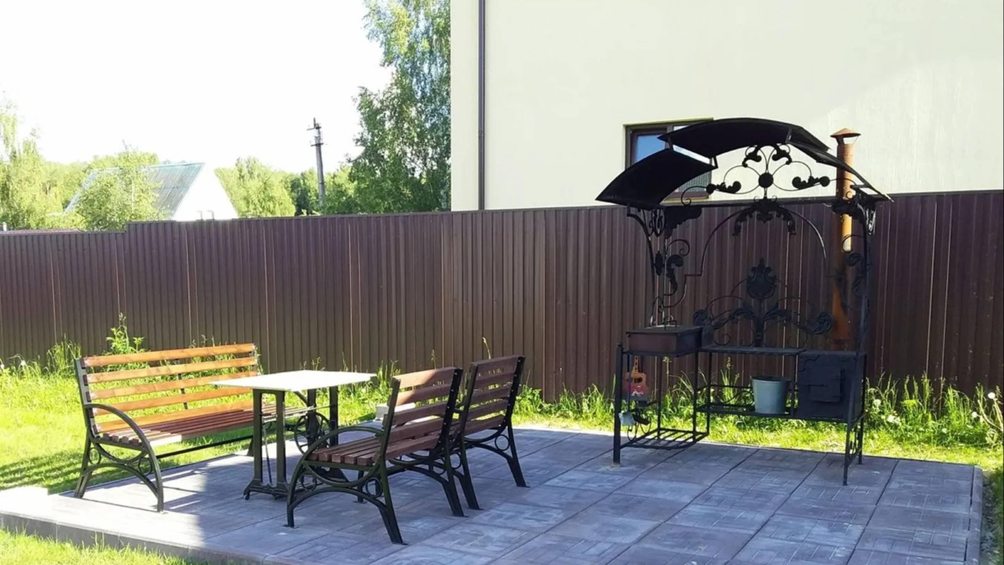 Мангал-универсал "Май Стандарт" по т.8-495-764-44-02 или https://mos-mangal.ru/?p=11955
⠀