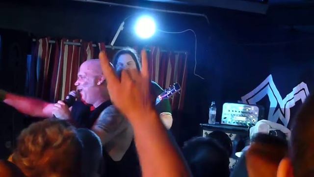 Wolfsbane - Manhunt, Live at Bar Metro Rocks, Bolton, Sat 23rd Dec 2017