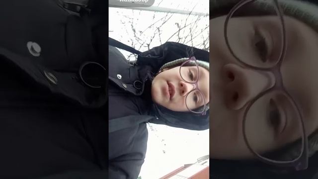ждём папу, чтобы забрал нас☃️