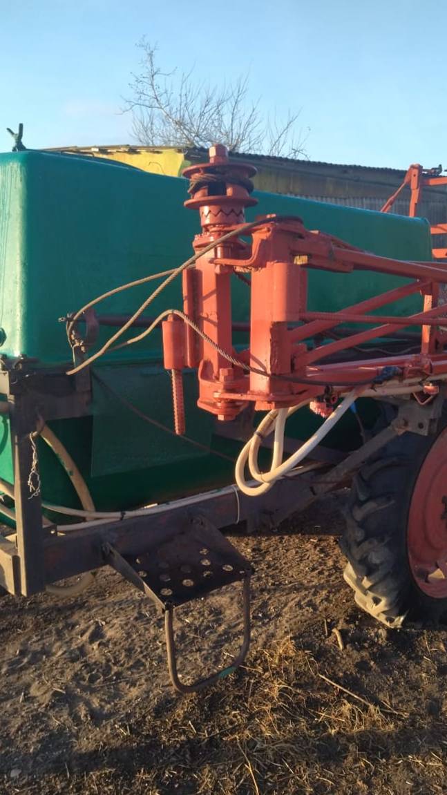 Продам опрыскиватель ОП 2000, 18 м, Ростовская обл