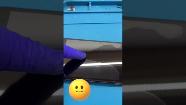 Устанавливаем защитные стекла на смартфоны