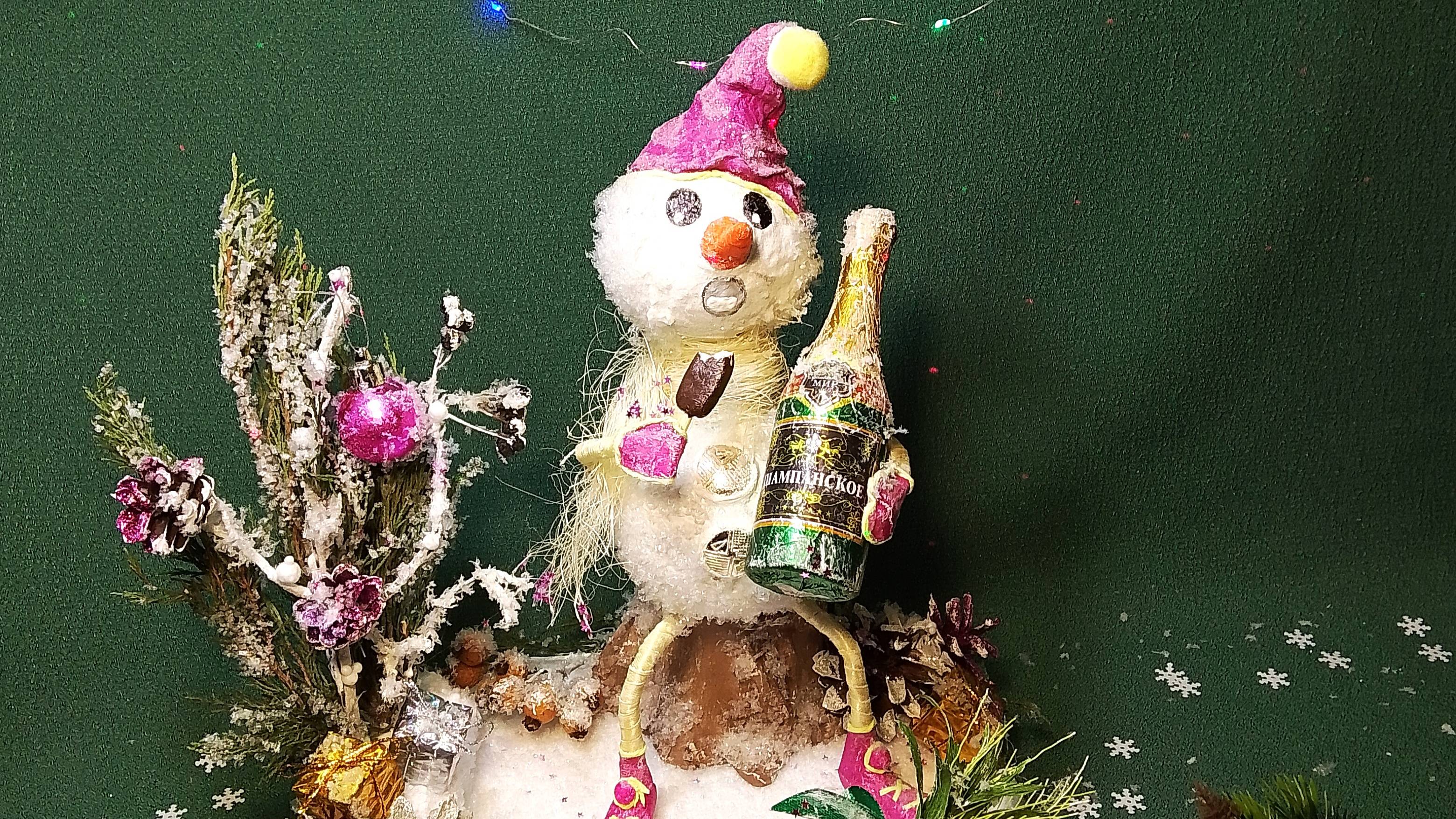 ⛄Довольный Снеговик Жора)) Охладимся перед сугревом. Фантазийная новогодняя работа.