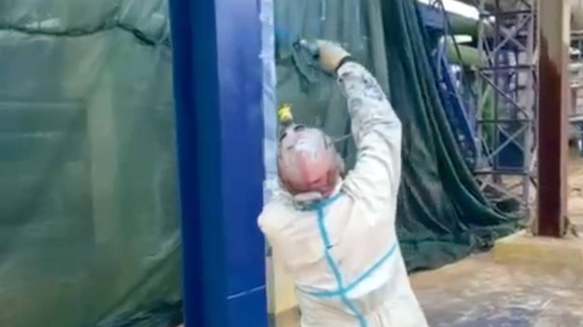 НПЗ. Нанесение огнезащитного покрытия на ржавый металл