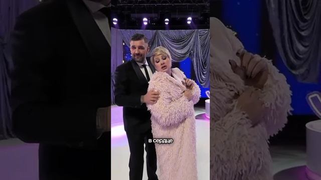 Ева Польна и Баста пританцовывают вместе на Новогоднем огоньке  #юмор #певец #music #баста  #music