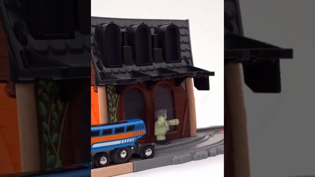 36007 Spooky TStation 3x4