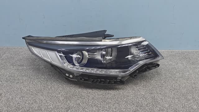 MAL03122404 ФАРА ПРАВАЯ ГАЛОГЕН KIA OPTIMA 4 2016-2018 Б/У 92102D4150