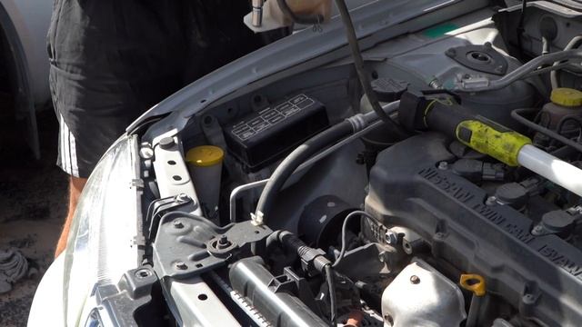 How to Remove & Replace Nissan X-Trail Overflow Bottle T30 2001-2007 2.0L 2.5L