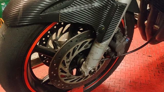 Mit rejt a 300ezres CBR 600 F3?