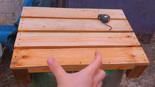 👩 Сделала 🔨 НОВУЮ 🪚 КОРМУШКУ для 🐐, СТОЛИК для 🪴. Деревенская жизнь 🤠