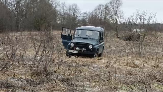 уаз фермер застрял в поле