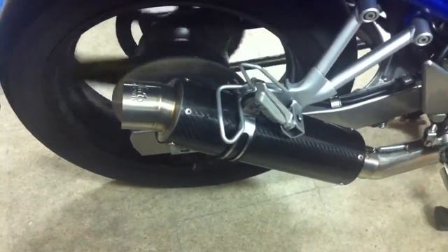 Suzuki Bandit S 2004 con escape Danmoto (Danmoto exhaust)